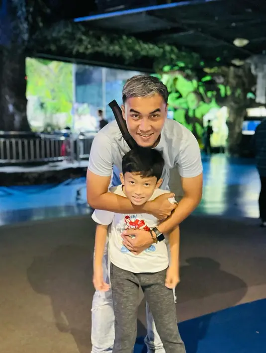 "Kunci hidup tenang adalah saling memaafkan dan berdamai dengan masa lalu.. semua yang terjadi sudah kehendakNya..nikmati semua proses dan jalani sebaik2nya.. ," tulis okieagustina_ dalam unggahan 14 Januari. [Instagram/okieagustina_]