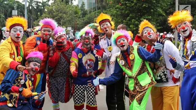 Atraksi Badut Galang Dana di CFD