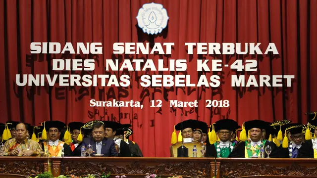 Wapres Jusuf Kalla Terima Penghargaan UNS