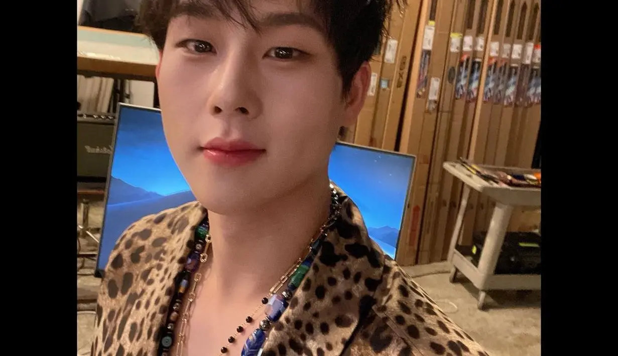 Mengunggah foto close up Joohoney memperlihatkan bentuk alisnya yang tajam serta wajahnya yang tanpa cela. (FOTO: instagram.com/joohoneywalker/)