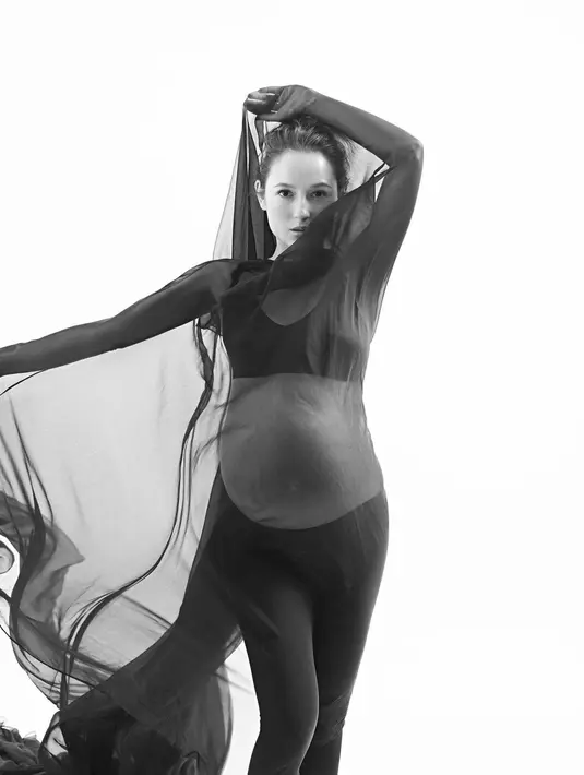 Usia kehamilan Julie Estelle sudah memasuki 33 minggu. [Credit: dikhadheansa].