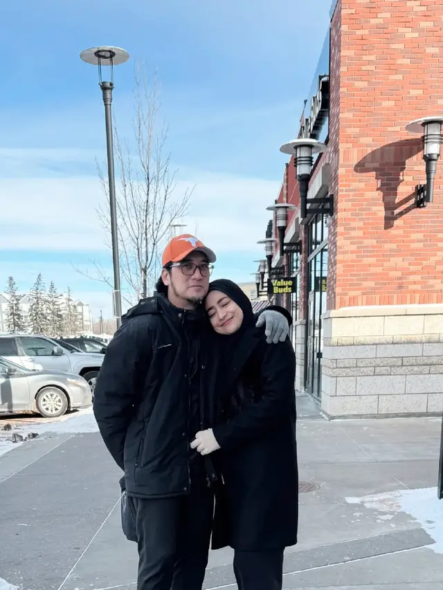 Cindy Fatikasari di Kanada