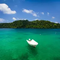 Pantai Iboih, Aceh. (blog.reservasi.com)