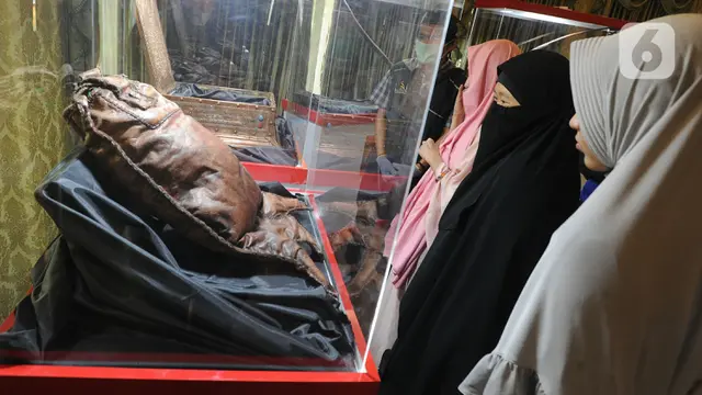 FOTO: Benda Peninggalan Rasulullah Dipamerkan di Parung Bogor