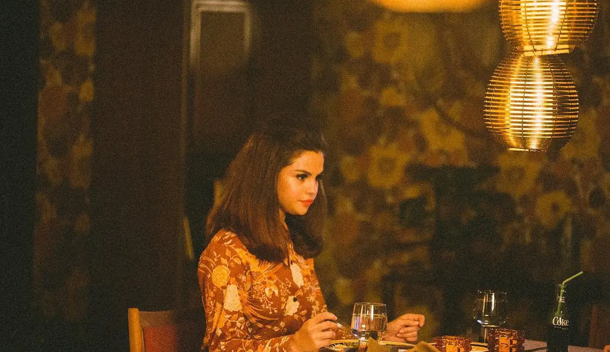 Dilansir dari E! News, Selena Gomez merencanakan untuk makan malam bersama dan merayakan malam Tahun Baru bersama para sahabatnya. (instagram/selenagomez)