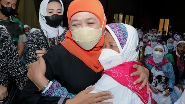Gubernur Jawa Timur Khofifah Indar Parawansa