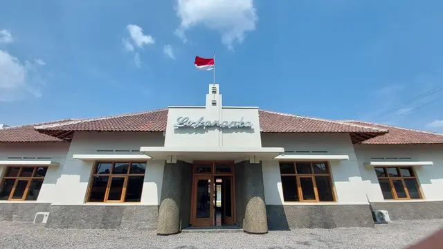 Proses revitalisasi studio rekaman pertama di Indonesia, Lokananta telah rampung. Dengan begitu, wajah baru Lokananta pun bakal diresmikan.