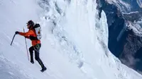 Pelari Ultra AS Cetak Rekor Baru Pendakian Gunung Everest Tercepat di Dunia