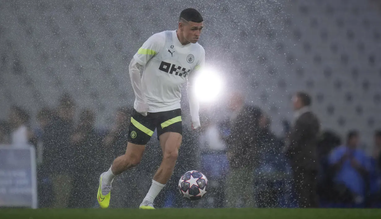 <p>Sekarang, striker berkebangsaan Bosnia dan Herzegovina itu akan berada di sisi lain tim dan kemungkinan besar akan memulai laga sebagai starter. (AP Photo/Manu Fernandez)</p>