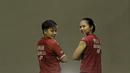 Ganda putri Indonesia, Greysia Polii/Apriyani Rahayu berpose saat sesi pemotretan di Pelatnas Bulutangkis, Cipayung, Jakarta, Senin (7/5/2018). (Bola.com/M Iqbal Ichsan)