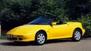 Kia Elan merupakan roadster yang mengambil basis dari Lotus Elan. Ia mulai diproduksi pada tahun 1996 sampai tahun 2000 dan hanya terjual 792 unit saja. (Source: classicandsportscar.com)