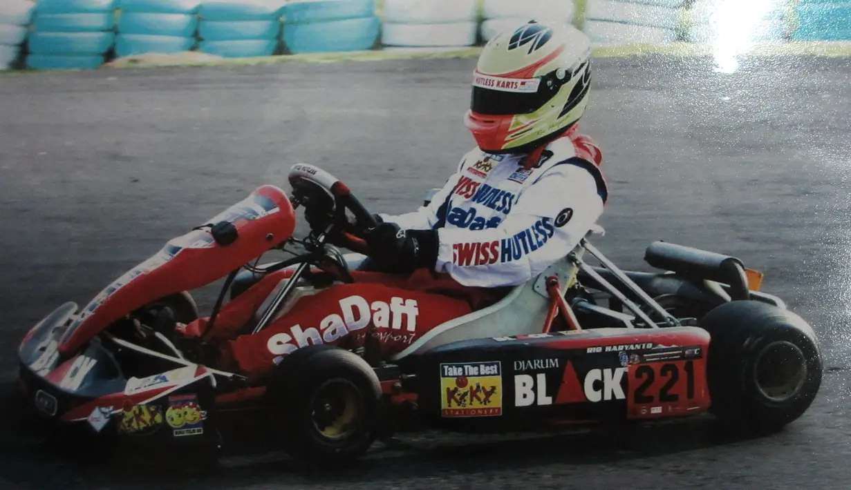 Rio Haryanto saat tampil dalam Kejurnas Karting Seri IV di Sirkuit Kenjeran Park Surabaya tahun 2003. (Bola.com/Dok.pribadi)