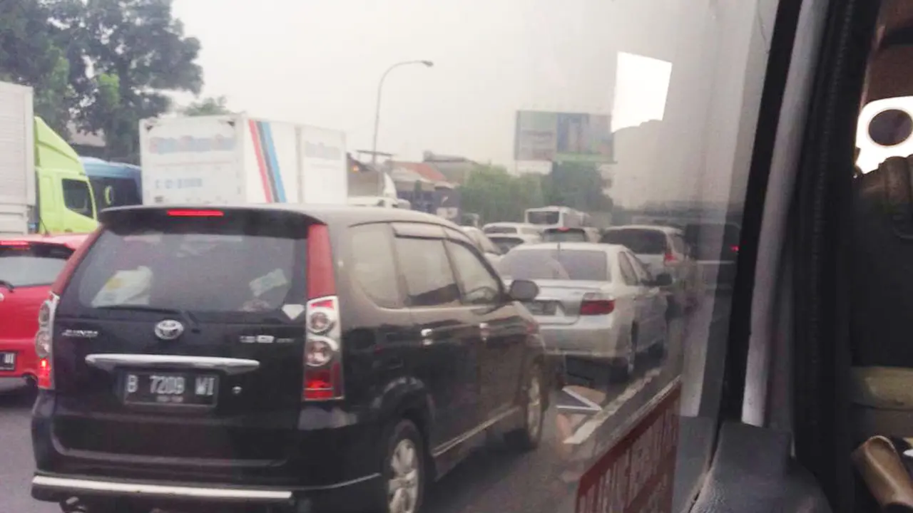 Kemacetan di Tol Cikampek