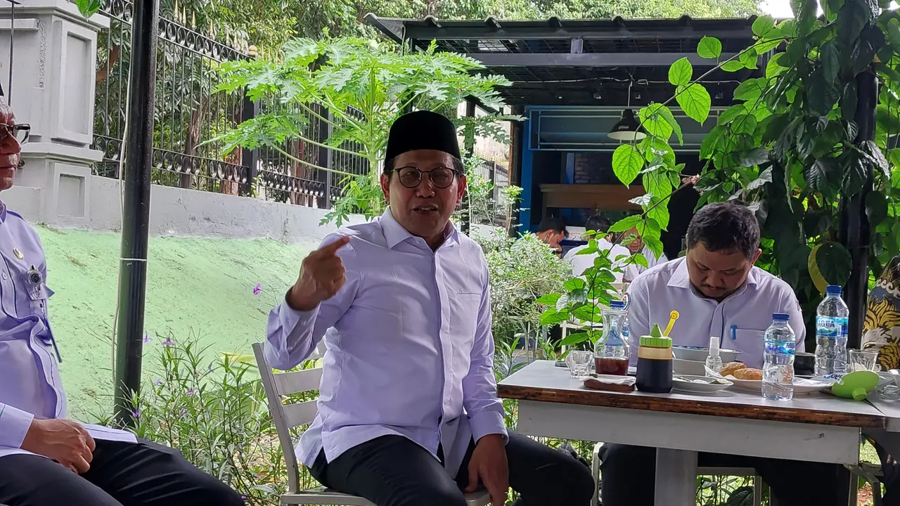 Menteri Desa, Pengembangan Daerah Tertinggal dan Transmigrasi (Mendes PDTT) Abdul Halim Iskandar ingin Badan Usaha Milik Desa (BUMDes) masuk ke Online Single Submission (OSS).