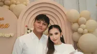 Mahalini Raharja lengkapi penampilannya dengan anting mutiara yang minimalis [@mahaliniraharja]