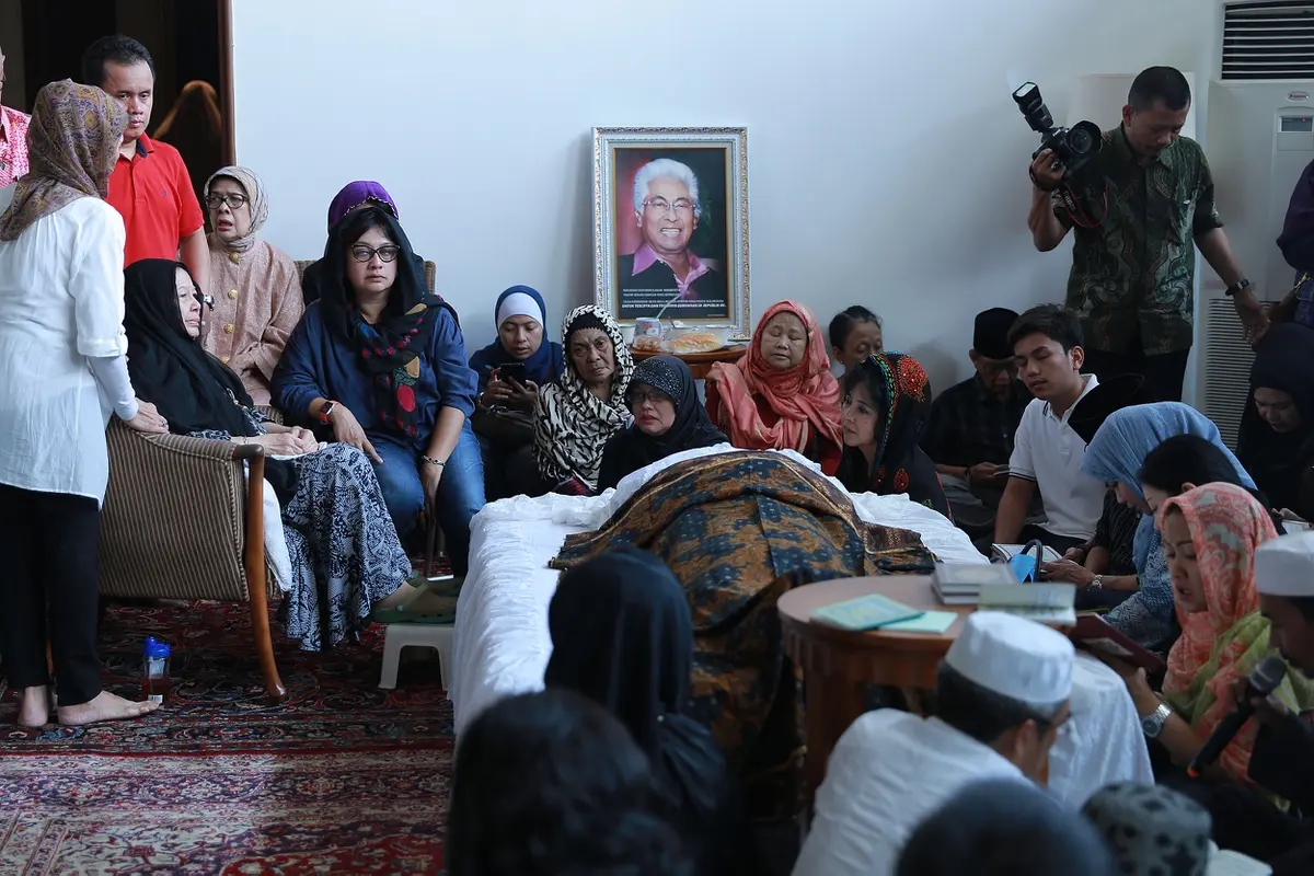 [Bintang] Rumah Duka Adnan Buyung Nasution