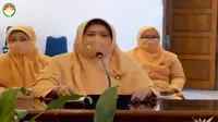 Ketua DWP Kabupaten Tuban (tengah) ketika memberikan sambutan. (Liputan6.com/Ahmad Adirin)