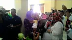 Menteri Sosial Khofifah Indar Parawansa mengunjungi Pusat Pengembangan Pelayanan Sosial Anak (PPPSA), Cipayung, Jakarta Timur. Khofifah menemui bayi korban eksploitasi yang kasusnya saat ini ditangani Polrestro Jakarta Selatan.
