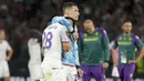 Reaksi kecewa striker Fiorentina, Andrea Belotti (kanan) dan Lucas Martinez Quarta setelah timnya kalah 0-1 dari Olympiakos pada laga final Europa Conference League 2023/2024 di OPAP Arena, Athena, Yunani, Rabu (29/5/2024). (AP Photo/Petros Giannakouris)