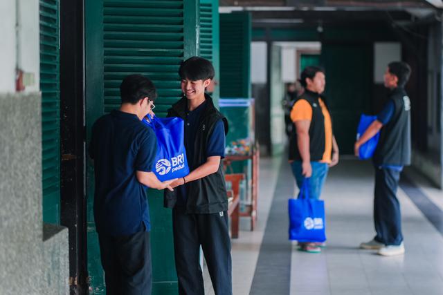 Hadir untuk Masyarakat