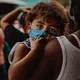 Perubahan cuaca hingga penerapan pola hidup bersih yang sehat serta adanya berbagai bakteri dan virus menjadi faktor peningkatan kasus pneumonia pada anak. (Foto: Unsplash.com/Taylor Brandon)