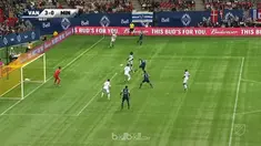 Berita video tandukan pemain klub MLS Vancouver Whitecaps, Brek Shea, membuat kiper lawan tak berdaya. This video presented by BallBall.