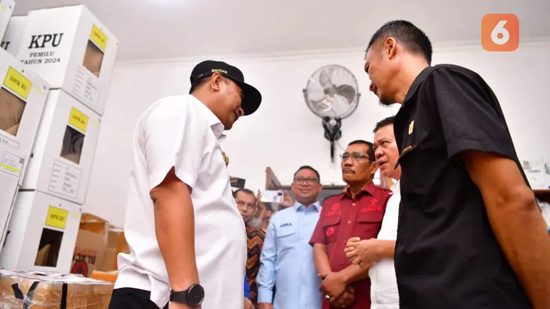 Pj Gubernur Sulsel Bahtiar Baharuddin pantau kesiapan pemilu di Kota Palopo (Liputan6.com/Pemprov Sulsel)