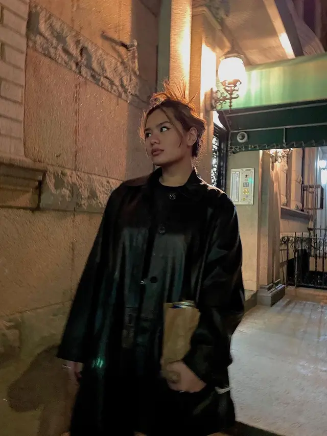 6 Potret Terbaru Zahwa Massaid di New York, Pakai Tindik Hidung Curi Perhatian