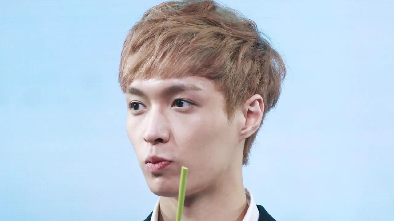 Lay EXO