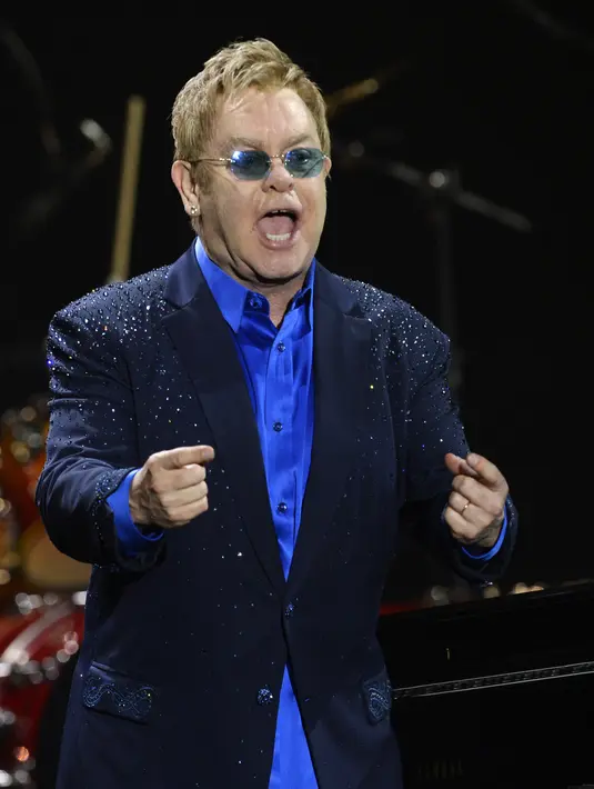 Elton John telah mengungkapkan penyesalannya karena tidak memiliki anak perempuan. Pelantun ‘Can You Feel The Love Tonight’ ini juga mengungkap jika ia siap untuk menghentikan tur sehingga bisa bersama kedua putranya. (Bintang/EPA)