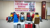 Puluhan karyawan PT PAMA BPOP mengikuti kegiatan donor darah yang dilakukan oleh PMI Kota Balikpapan.