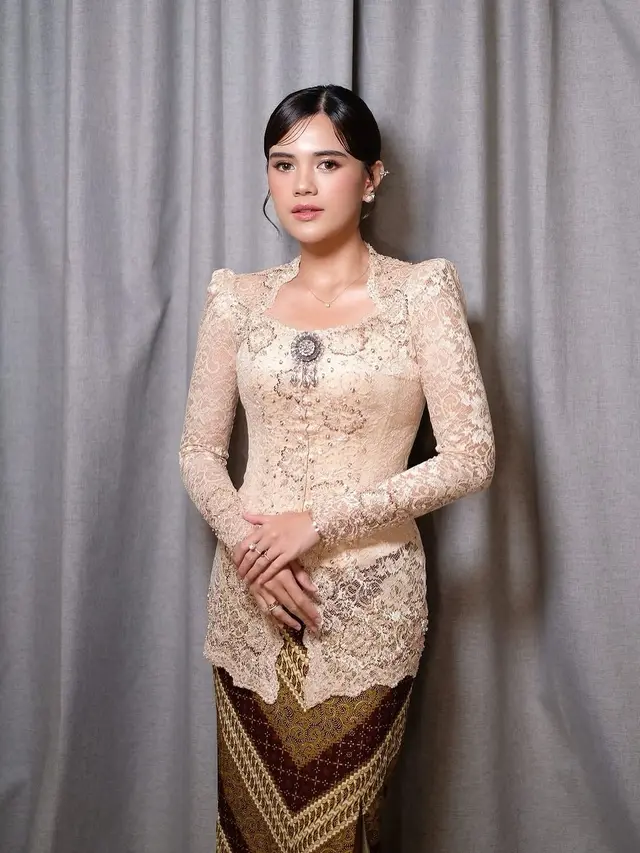 6 Gaya Bridesmaid Ochi Rosdiana di Pernikahannya, Audi Marissa hingga Hana Saraswati Tampil Menawan