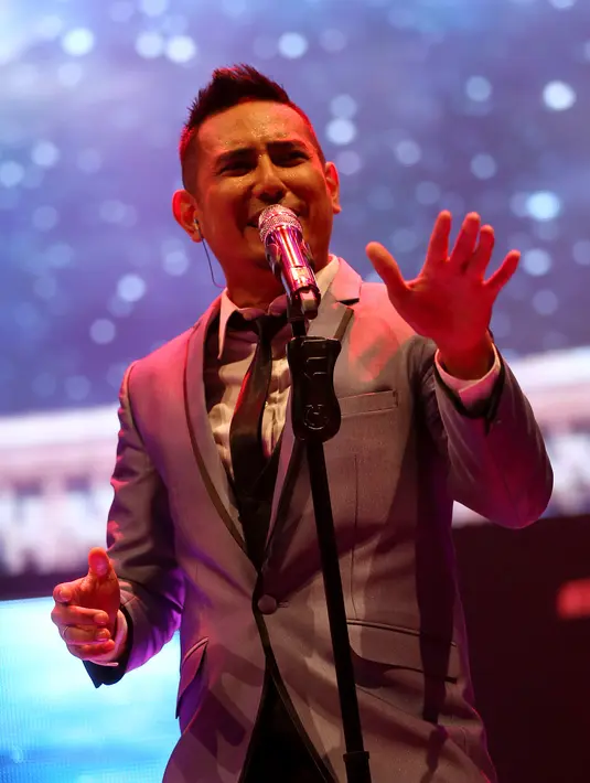 15 tahun berkarya di belantika musik Indonesia, Rio Febrian gelar konser tunggal pertamanya. (Galih W. Satria/Bintang.com)