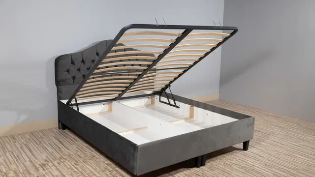 Model Dipan Kayu dengan Penyimpanan Barang di Bawah Kasur/Freepik