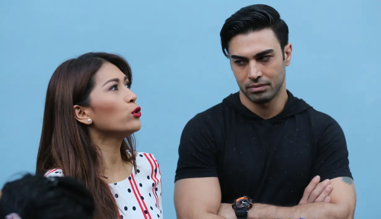 Mehdi mengaku bahwa hubungannya dengan Tata semakin membaik. Bahkan, keduanya bisa ketemu empat kali dalam satu minggu. Terutama untuk membas soal anak. (Adrian Putra/Bintang.com)