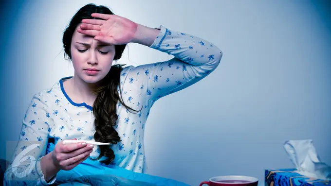 Selain Air Mineral, Ini 4 Hal yang Bisa Turunkan Demam