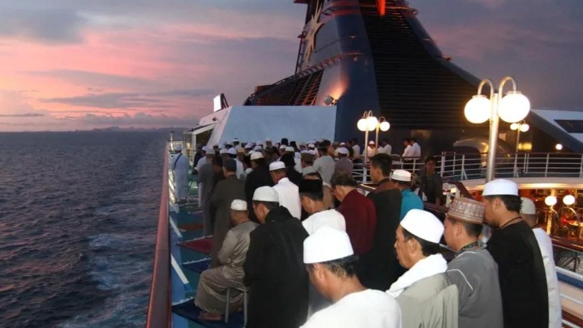 7 Keunikan Kapal Pesiar Islami Pertama di Dunia, Dipakai Kajian dan Salat Jama’ah