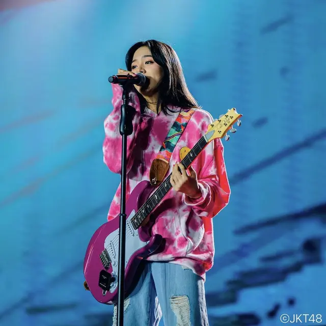 Umumkan akan Lulus, Lihat Lagi 6 Gaya Memukau Zee JKT48 saat Manggung