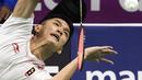 Pebulutangkis Indonesia, Jonatan Christie, saat melawan wakil China Taipei, Chou Tien Chen, pada final tunggal putra bulutangkis di Istora Senayan, Selasa (28/8/2018). (Bola.com/Peksi Cahyo)