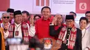 Mantan Gubernur DKI Jakarta, Basuki Tjahaja Purnama (tengah) ikut mengantar pasangan Pramono Anung-Rano Karno menjadi calon peserta Pilgub Jakarta 2024. (Liputan6.com/Angga Yuniar)