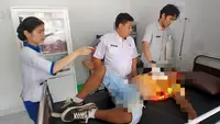 Detik-Detik Pekerja Jatuh dari Pohon Setinggi 7 Meter, Kini Kritis