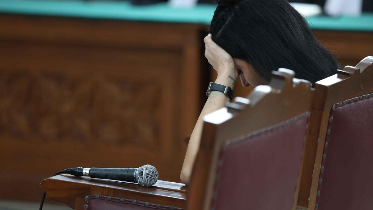 Lolos dari Pencucian Uang, Nikita Mirzani Divonis 4 Tahun Penjara dan Denda Rp 1 Miliar Terkait Kasus Pemerasan