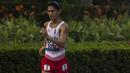 Pejalan cepat Indonesia, Hendro Yap, saat menyelesaikan lomba nomor jalan cepat 50 kilometer cabang atletik Asian Games XVIII di Senayan, Jakarta, Kamis (29/8/2018). Dirinya finish posisi kelima. (Bola.com/Vitalis Yogi Trisna)