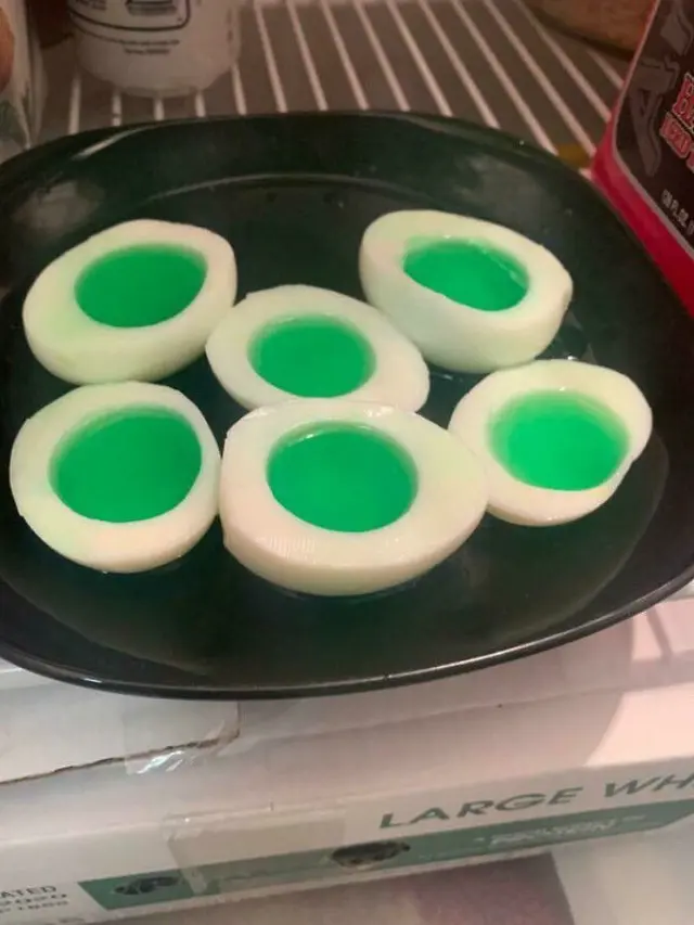 Kreatif, 6 Potret Kombinasi Telur dengan Makanan Ini Nyeleneh Banget