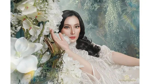 6 Penampilan Asmirandah dan Jonas Rivanno saat Pemotretan Bertema Fairy World, Tampil Memesona