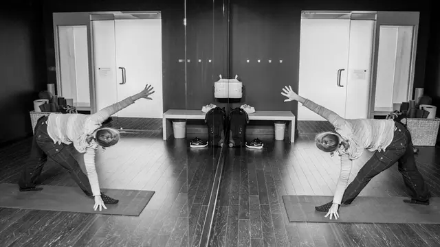 Yoga di Bandara