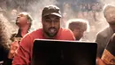Suami dari Kim Kadarshian, Kanye West selain modis dan fashionista rupanya ia selalu meluangkan waktu untuk sang buah hati. (AFP/Bintang.com)