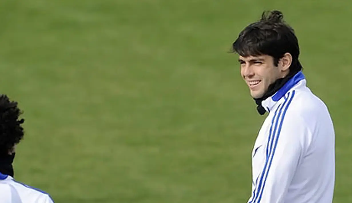 Bintang Real Madrid Kaka sedang berlatih pada 21 Februari 2011, jelang partai kontra Liga Champions melawan Lyon. AFP PHOTO/JAVIER SORIANO