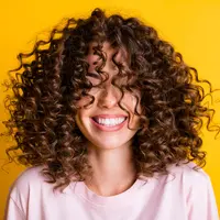 Ilustrasi Rambut Keriting / Shutterstock by Roman Samborskyi