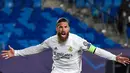 Sergio Ramos. Bek andalan Real Madrid selama 16 tahun yang didatangkan dari Sevilla pada awal musim 2005/2006 dan telah menyumbang 22 trofi ini dipaksa meninggalkan Los Blancos pada awal musim 2021/2022 usai tidak mencapai kesepakatan durasi perpanjangan kontrak. (AFP/Pierre-Philippe Marcou)